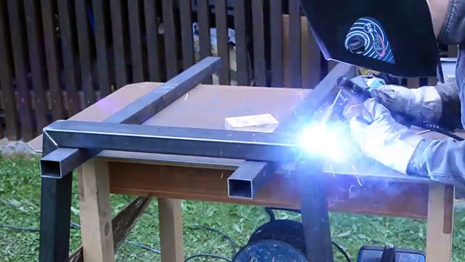 Voll den KRASSEN Designer-Tisch selber bauen | Holz und Metall |  Erklärvideo - Vidéo Dailymotion
