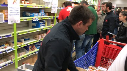 Les agriculteurs du 44 enlèvent des rayons les beurres d'origine UE