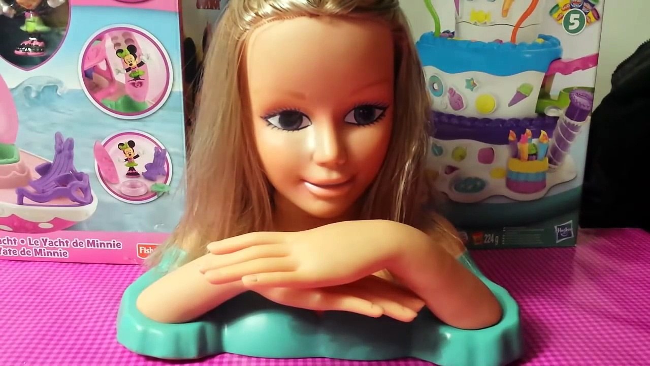 juegos de maquillar y vestir y peinar y cortar el pelo y pintar uñas a barbie