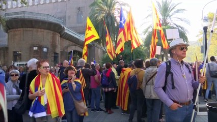 Manifestantes se concentram para defender independência da Catalunha