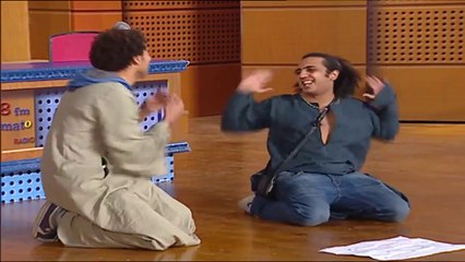 علي ربيع يشرح لـ أوس أوس معني كلمة ( ندورجي )   ... #تياترو_مصر