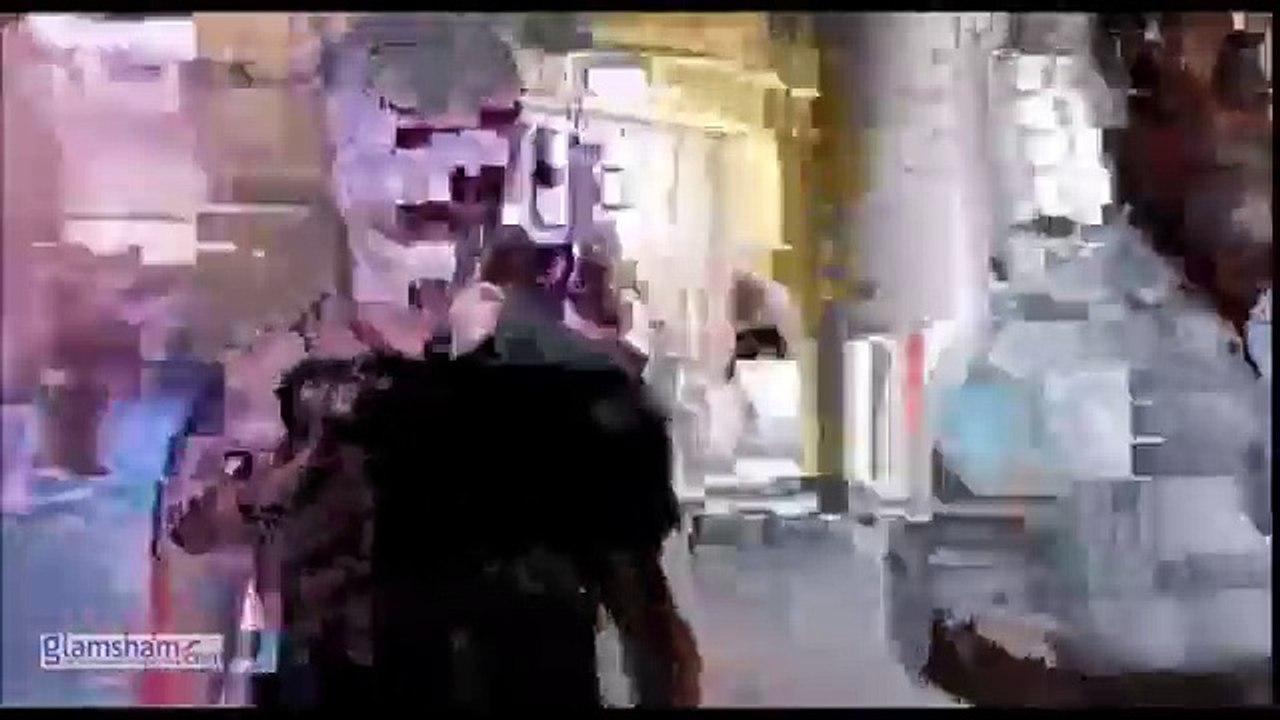 19.Shahid Kapoor FLAUNTS a classy style