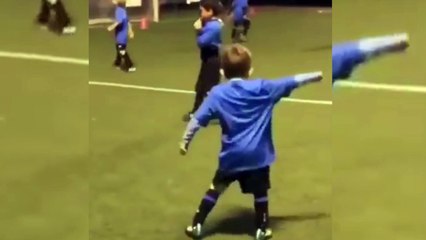 El hijo de El Papu también baila cuando marca