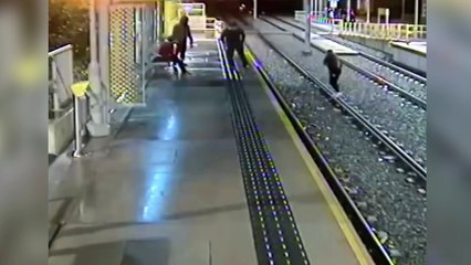 Hombre escapa de encerrona después de haberle tirado a las vías del tren