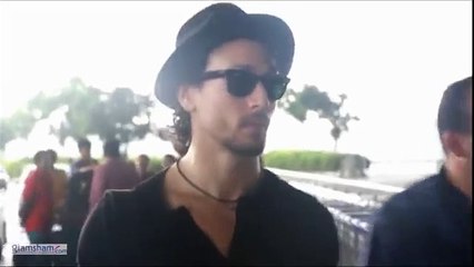 137.Tiger Shroff clicks selfies with Fans