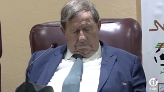 Algérie : Quand Guy Roux s'endort pendant une conférence de presse
