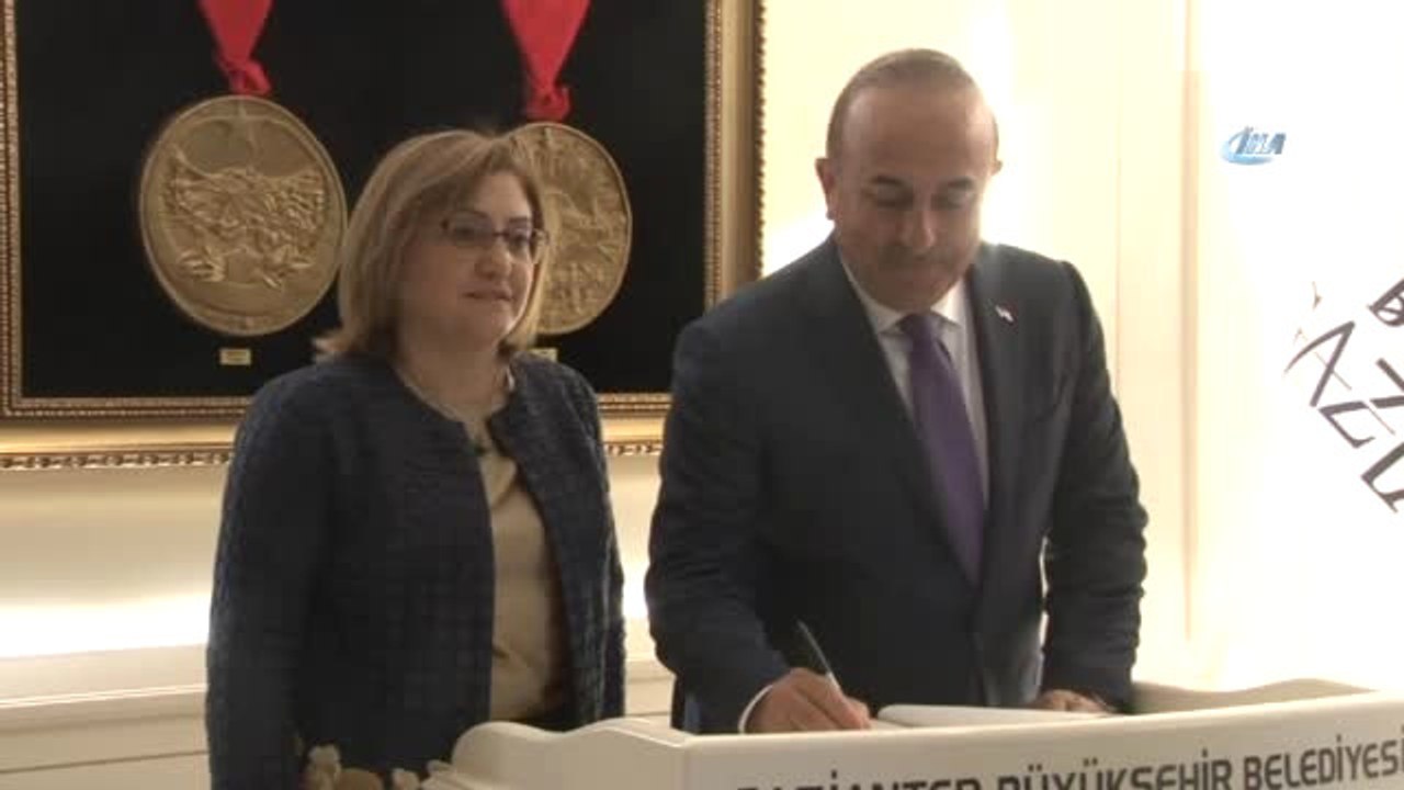 Dışişleri Bakanı Çavuşoğlu 'Yerelden Küresele Gaziantep' Konulu Toplantıya Katıldı