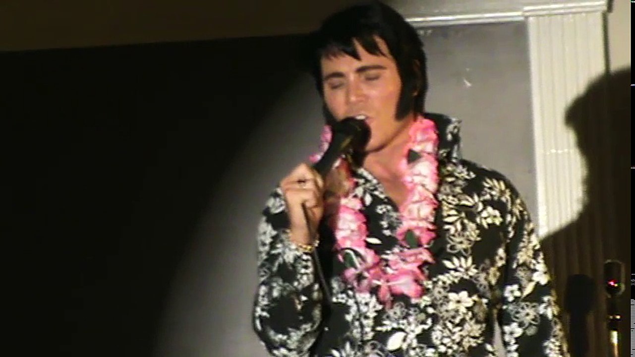 Gordon Hendricks sings 'It's Impossible' Elvis Week 2014
