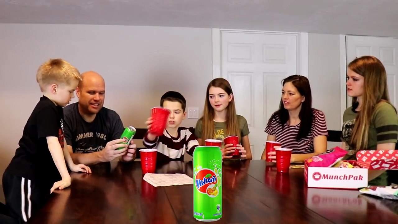 Snacks From Around The World / That YouTub3 Family