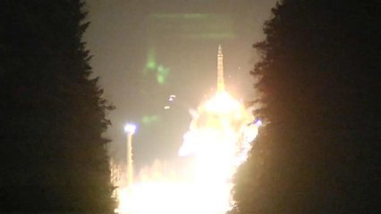 Russia tests ballistic missiles