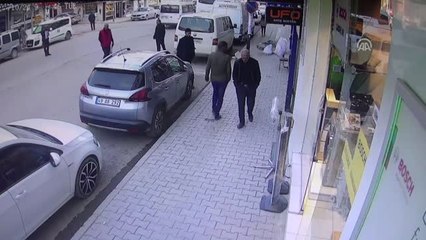 Elindeki Poşet Soyguncuları Yakalattı