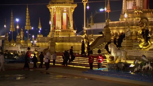 태국, 푸미폰 전 국왕 다비식 엄수...수백만 명 추모 / YTN
