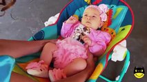 Polis Sürüş Ebeveynleri İçin Kötü Bebek Kızını Tutukluyor Otomobil Gizli Çocuk Silikon Bez