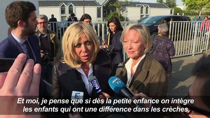 La Première dame rencontre des enfants handicapés à Nantes