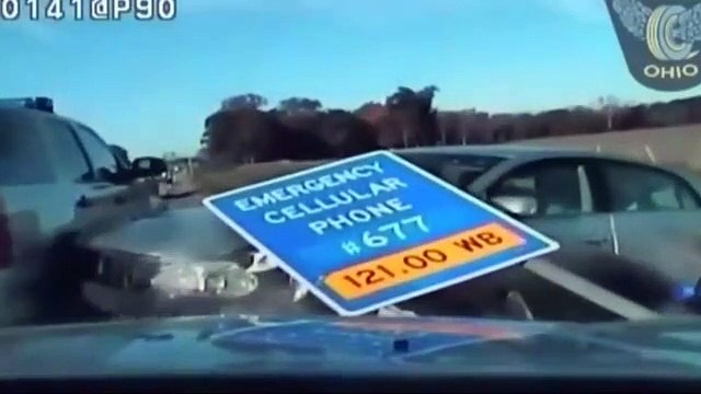 Cet enfant de 10 ans vole la voiture de sa maman et se lance dans une course-poursuite avec la police