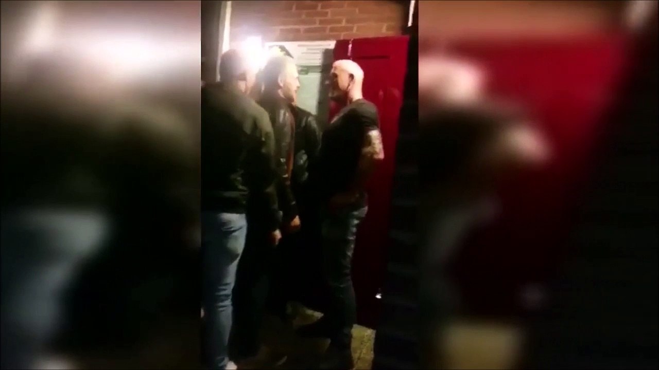 Ce videur de boite calme un client ivre : enorme gifle