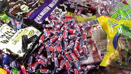 Oui Oui Chupa Chups Party in My Tummy LEARN COLORS with A lot of New Candy & Lollipops