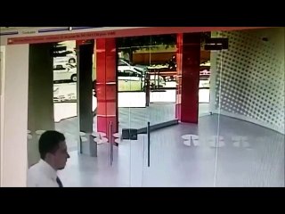 Funcionário evita assalto no mexico