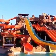 Pode descer no toboágua sem medoNinguém vai reparar em você