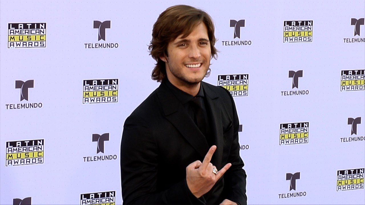 Diego Boneta 2017 Latin American Music Awards Purple Carpet