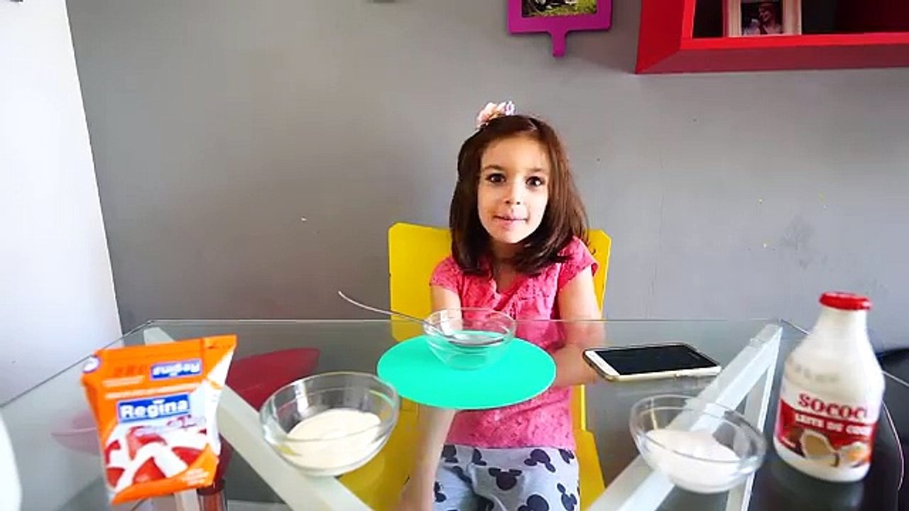 Cola Branca Comestível com Sarinha (Material Escolar,DIY, Como Fazer)