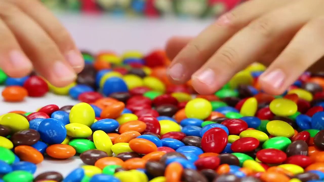 Learn Colors for kids M&M's Chocolate Candy with different Colours-2VnOrwga8oI
