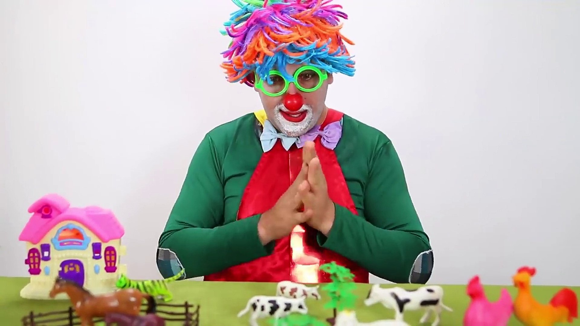 ⁣Learn Farm Animals - Building farm with animals and birds - Animal sounds and names-VnZrC4tix74