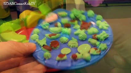 Play-Doh beautiful cookies with cream. Overview set cookie factory. How to sculpt.-lBkPBN4ZwJQ