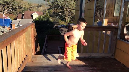 TOY INCREDIBLE HULK AT THE OCEAN WITH SUPER KID CARTER _ IRL-rLM_5TkTlVE