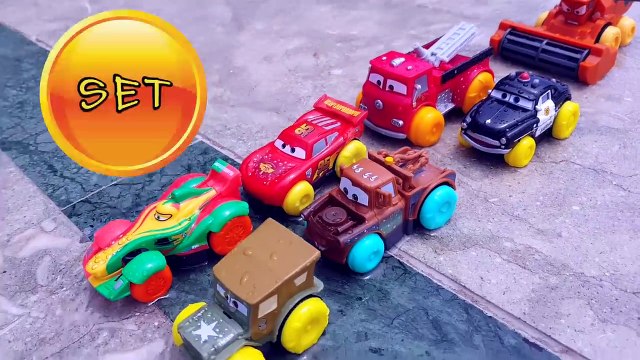 Water Toys Disney Cars 3 RACES IN THE POOL Lightning McQueen & cars Hydro Wheels Fun cars for Kids-NoG61IhH8zo