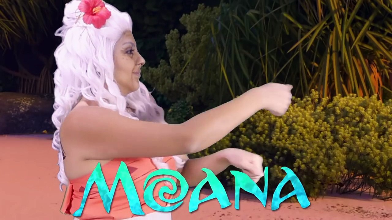 Grandma Tala IRL Disney Moana Makeup Tutorial Disney Princess Toys in real life  halloween costumes-95JFjGsaq0Y