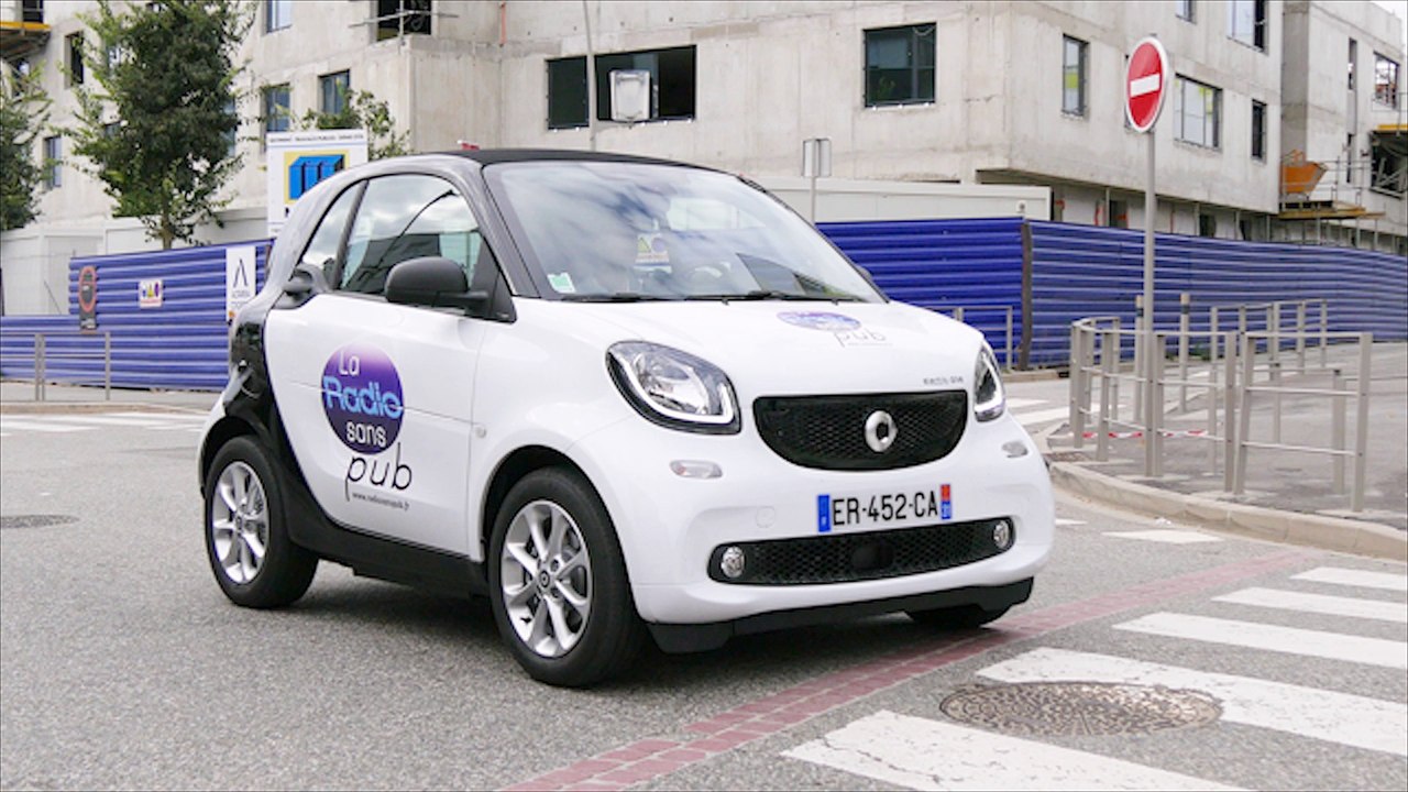 la radio sans pub roule en smart electrique