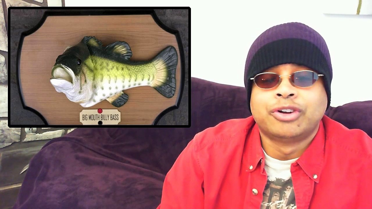 Burglar Scared By Singing Fish!!-EvGCtA5PyoE