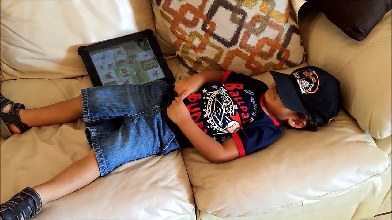 Giant Spider Attacks Bad Baby!! Kids Bug Toys Spiders Attack-OidE60SQyZM