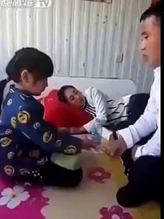 Very funny video of chinese Husband and his wife see it