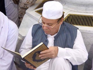 نوازشریف کی مسجد نبوی میں تلاوتِ قران پاک کی نئی ویڈیو وائرل ہوگئی