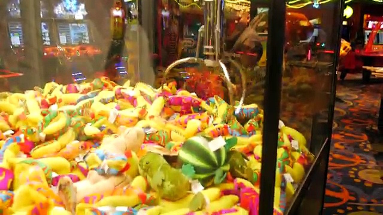Arcade and carnival game fun at Excalibur Las Vegas! | The Crane Couple