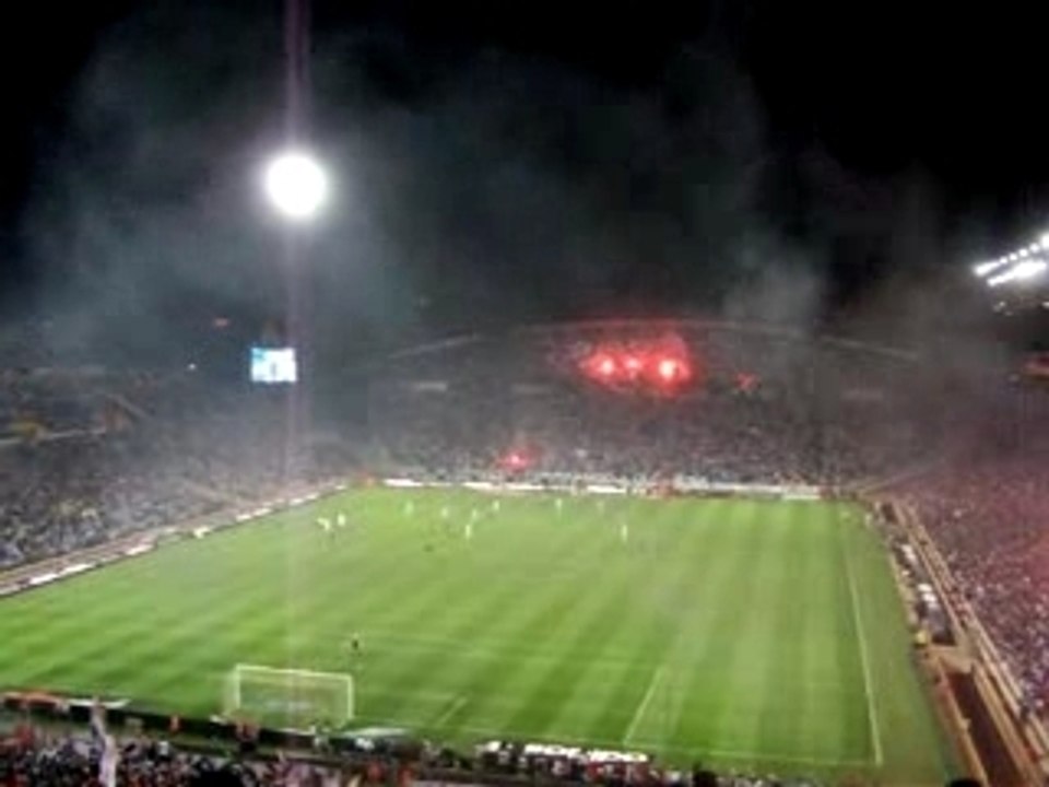 Réaction après le but de Pagis OM - Bordeaux 06 - 07