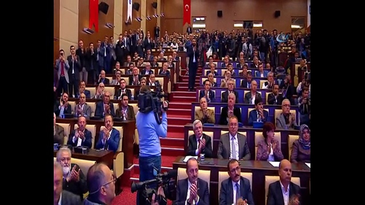 Melih Gökçek:"Erdoğan'ın emrine uyarak belediye başkanlığını bırakıyorum"