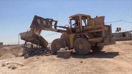 الكسارات.. وسيلة لتدوير ركام المنازل المدمرة بريف حمص