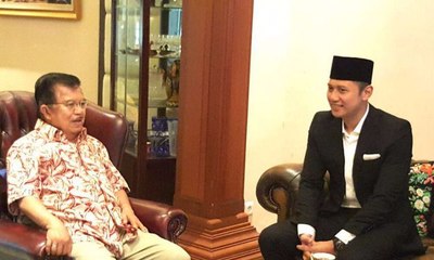 AHY Bertemu Wakil Presiden Jusuf Kalla di Makassar