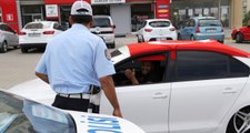 Cam Filmi Yasağını Protestoya Giden Sürücü, Aracındaki Cam Filmi Yüzünden Ceza Yedi