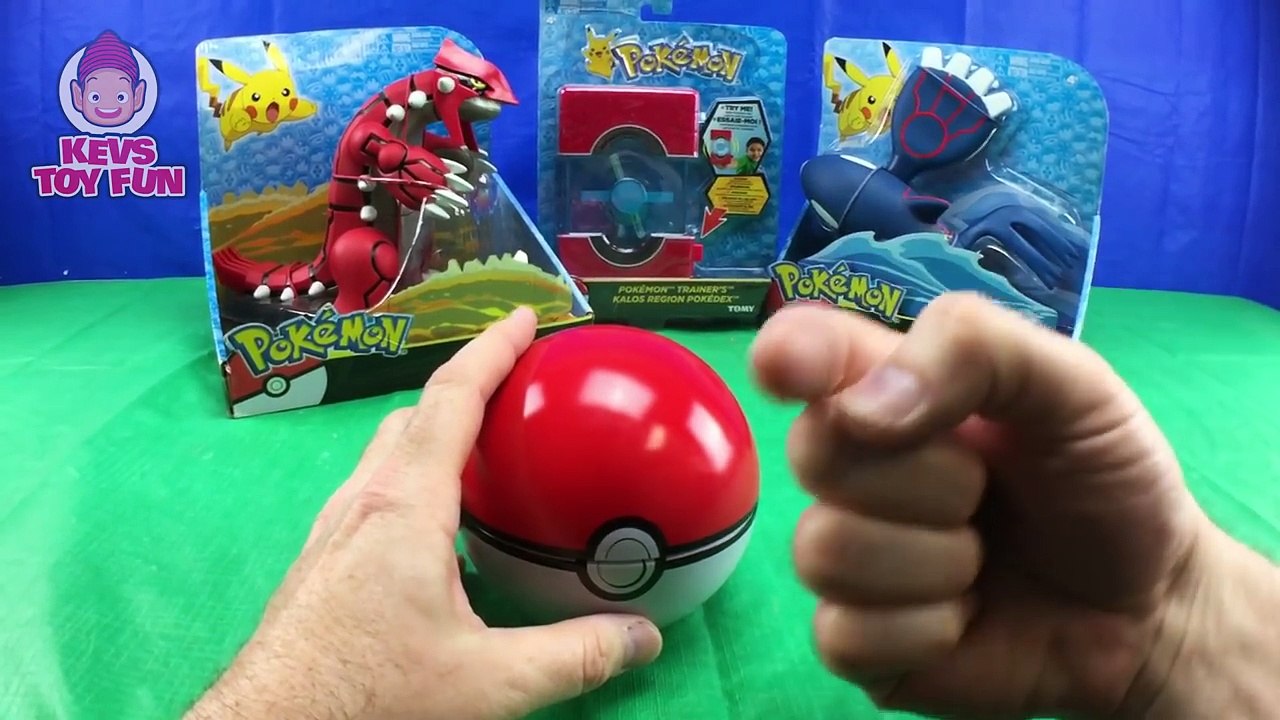 Pokemon Pikachu and Pokemon Trainer Ash Use the Kalos Pokedex and Watch Groudon Battle Kyogre Toys