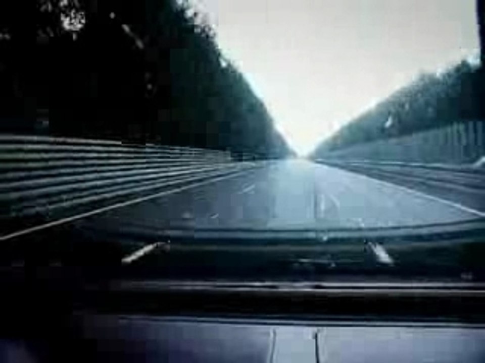 Bugatti Veyron a mais de 400 Km por hora