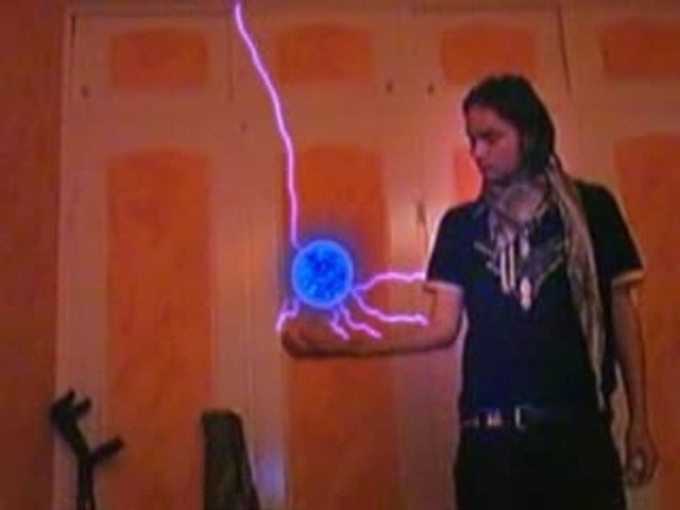 BOULE D'ERGIE AVEC DJO-DJO