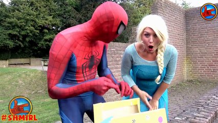 Frozen Elsa Makeup DISASTER LIPSTICK CHALLENGE! w/ Spiderman vs Joker Villain! Superhero Fun