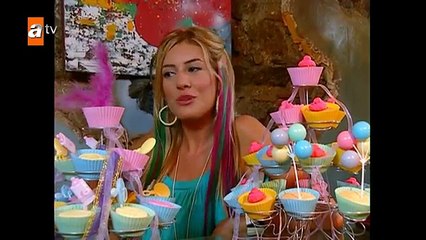 Selenanın sihirli pasta evi by Jared George