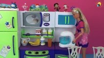 Игрушечная кухня для кукол Барби, Штеффи. Развивающее видео / Toy kitchen for dolls Barbie, Steffi