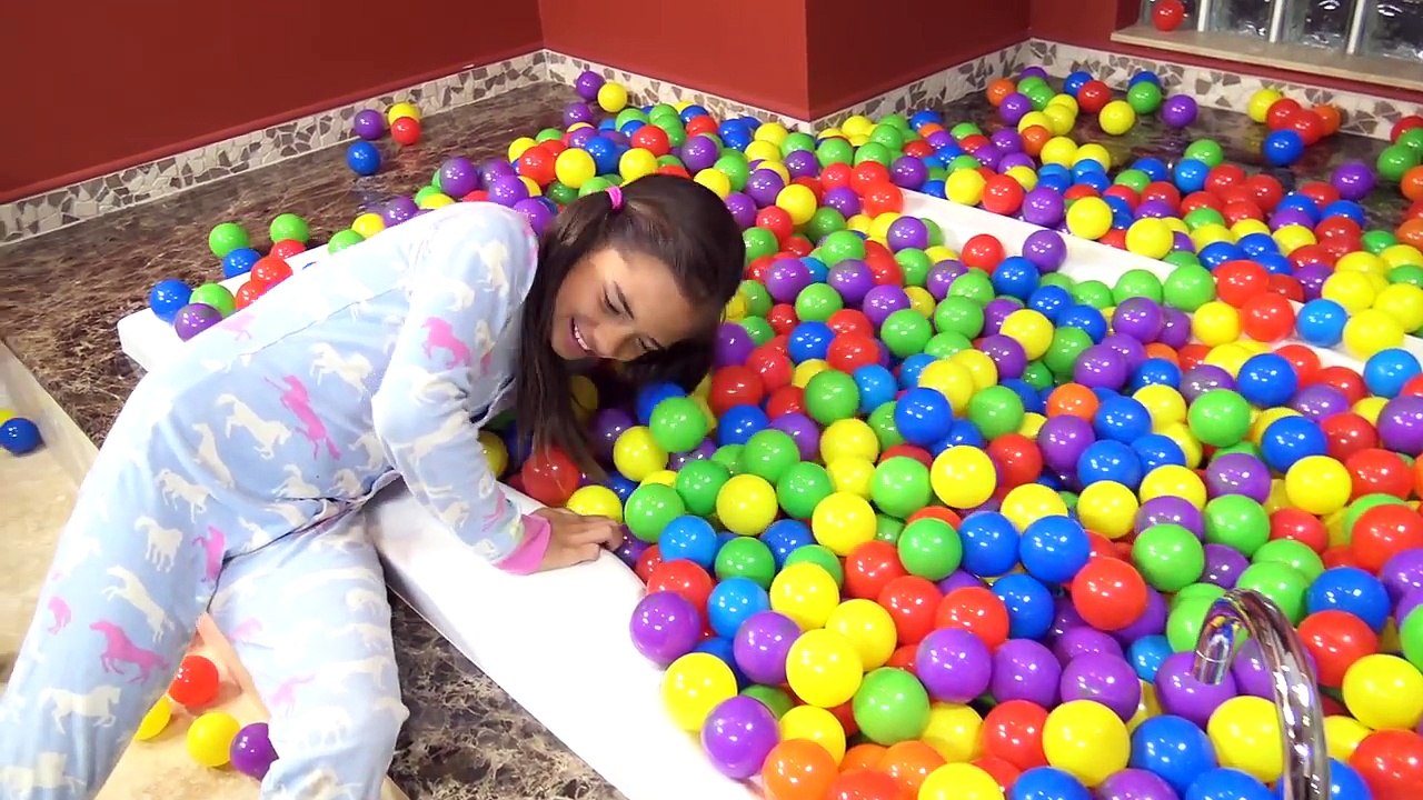 HULK BALL PIT SHOW For Kids w/ Frozen Elsa SuprerGirl Bad Baby Magic Gumballs Sophia Sarah Toys