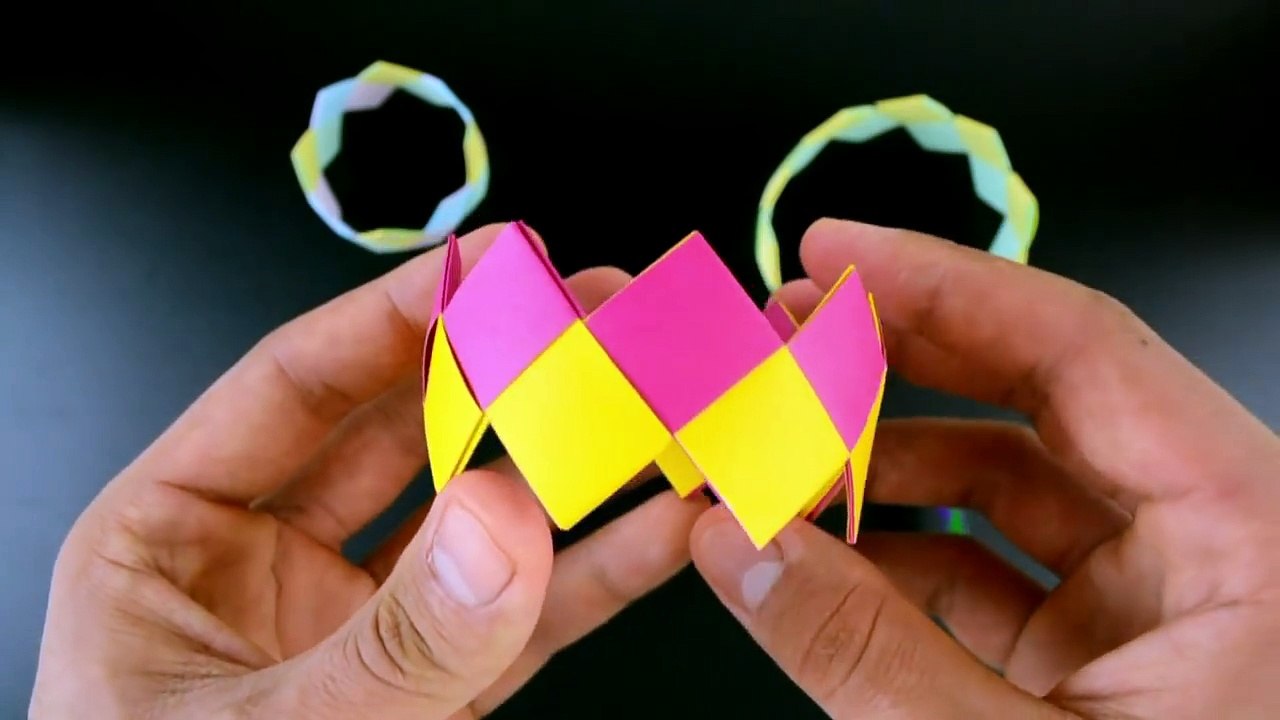 How to make a paper bracelet?